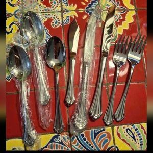 Oneida Stainless MARQUETTE 8 Pcs New Old Stock